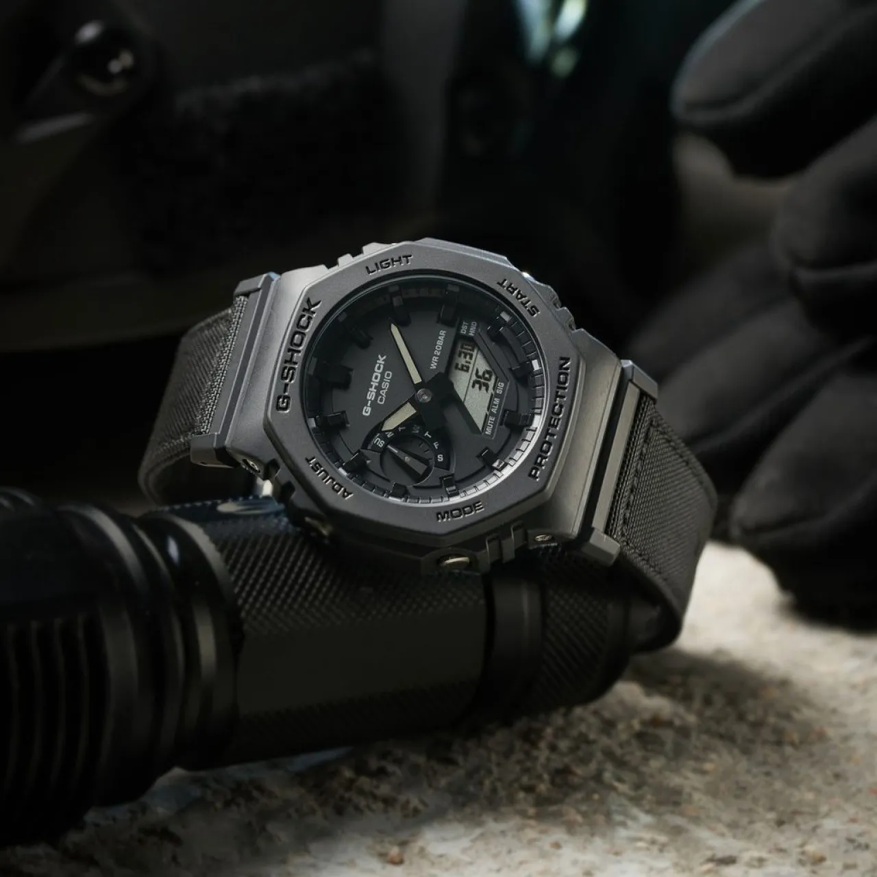 Купити G-SHOCK GA-2100BCE-1A на нейлоновому ремінці в магазині